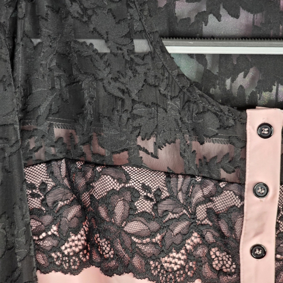 SHEIN Blush Pink & Black Contrast Eyelet Lace Flounce Sleeve Blouse Size 3XL - Picture 8 of 15